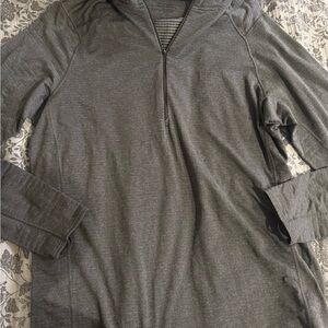 Patagonia quarter zip  Gray Hooded Long Sleeve Top/thin sweater